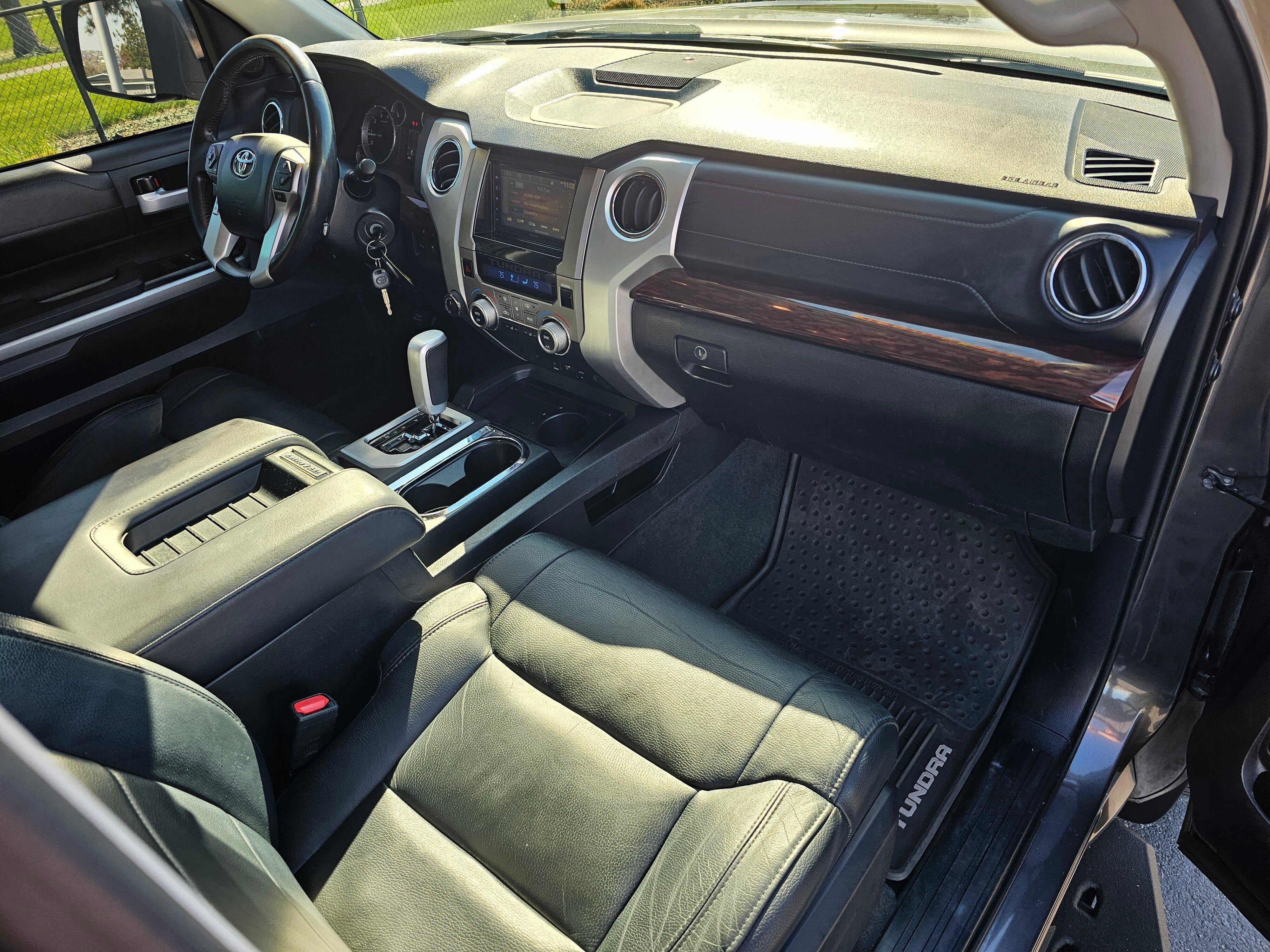 Used 2014 Toyota Tundra Limited w/ Limited Premium Package image 12