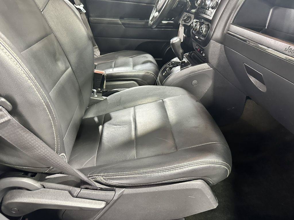 Used 2016 Jeep Patriot High Altitude AWD/4WD image 41
