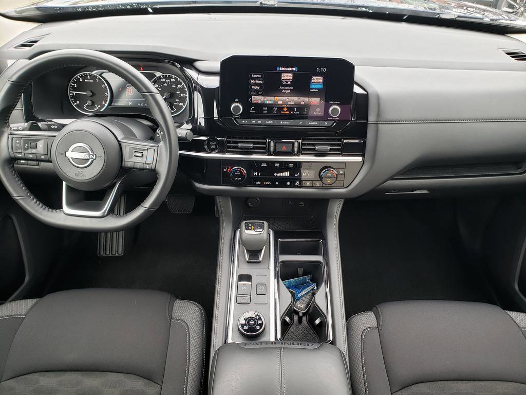 Certified 2025 Nissan Pathfinder SV image 22