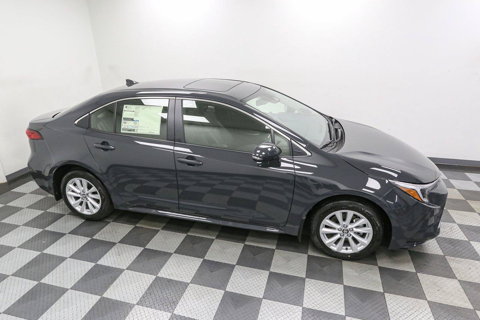 New 2027 Toyota Corolla XLE w/ Carpet Mat Package (TMS) FWD image 5