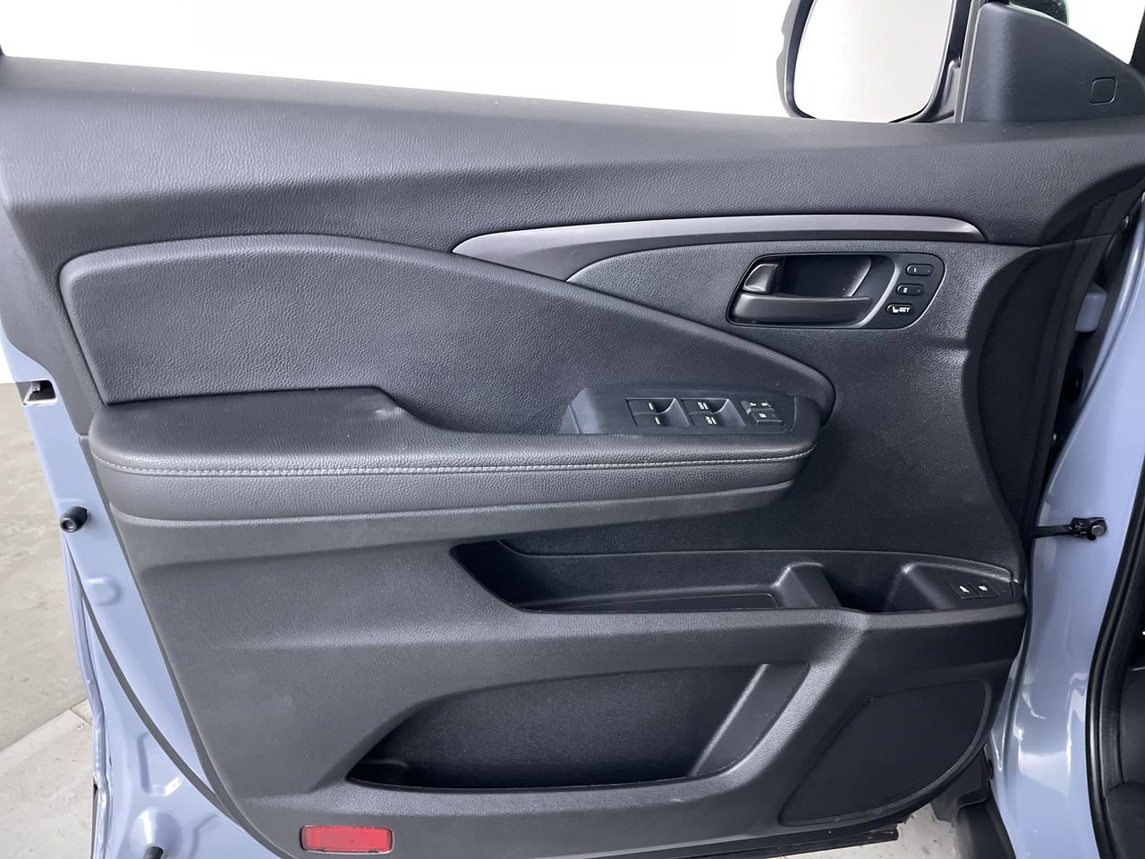 Used 2023 Honda Passport EX-L image 10