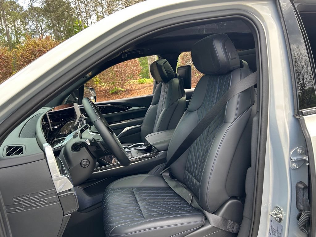 Used 2025 Cadillac Escalade IQ Sport 1 w/ Smart Trailering package AWD/4WD image 43