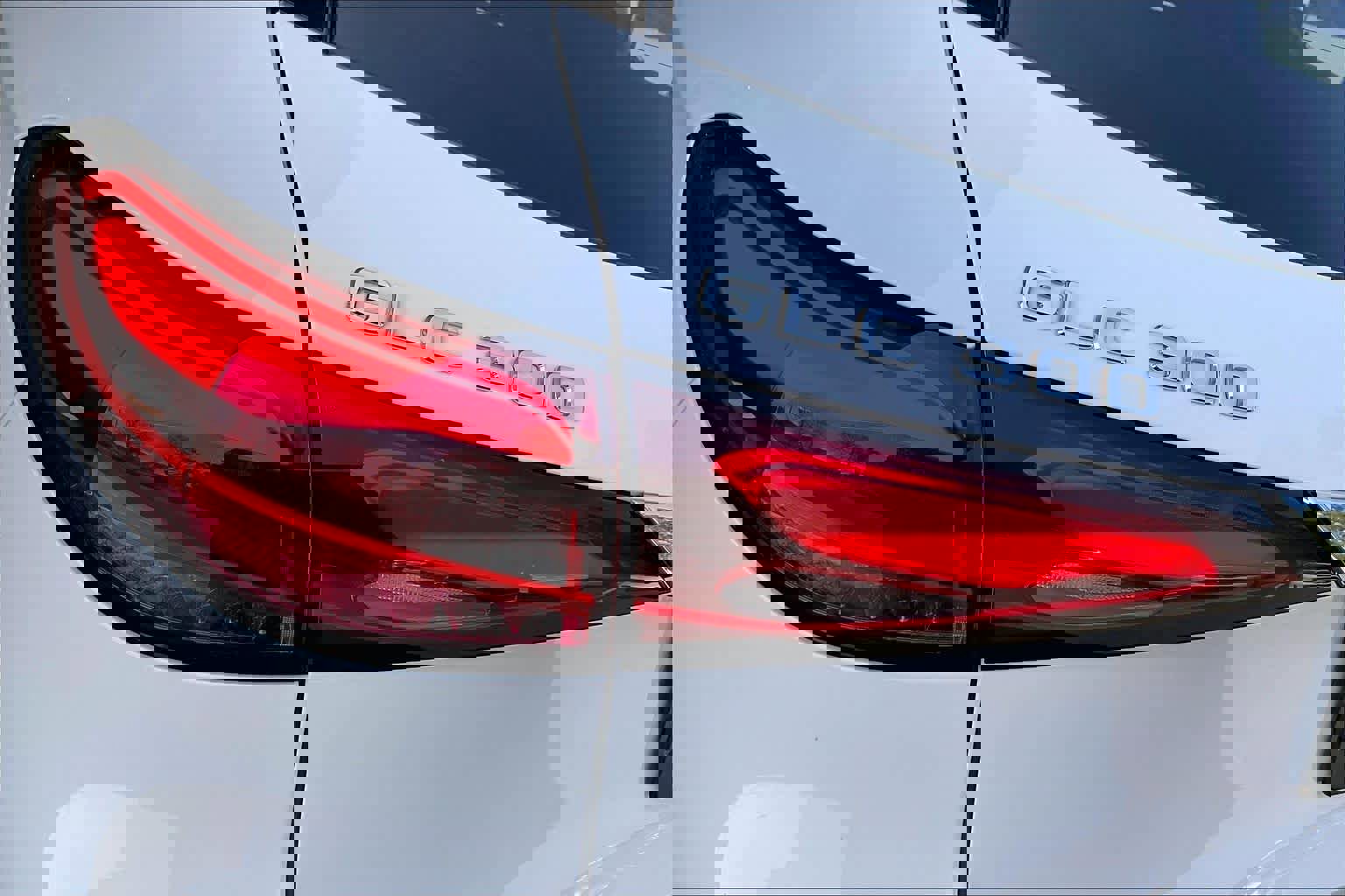 Used 2025 Mercedes-Benz GLC 300 4MATIC image 29