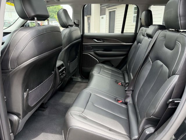 Used 2023 Jeep Grand Cherokee 4WD 4xe image 16