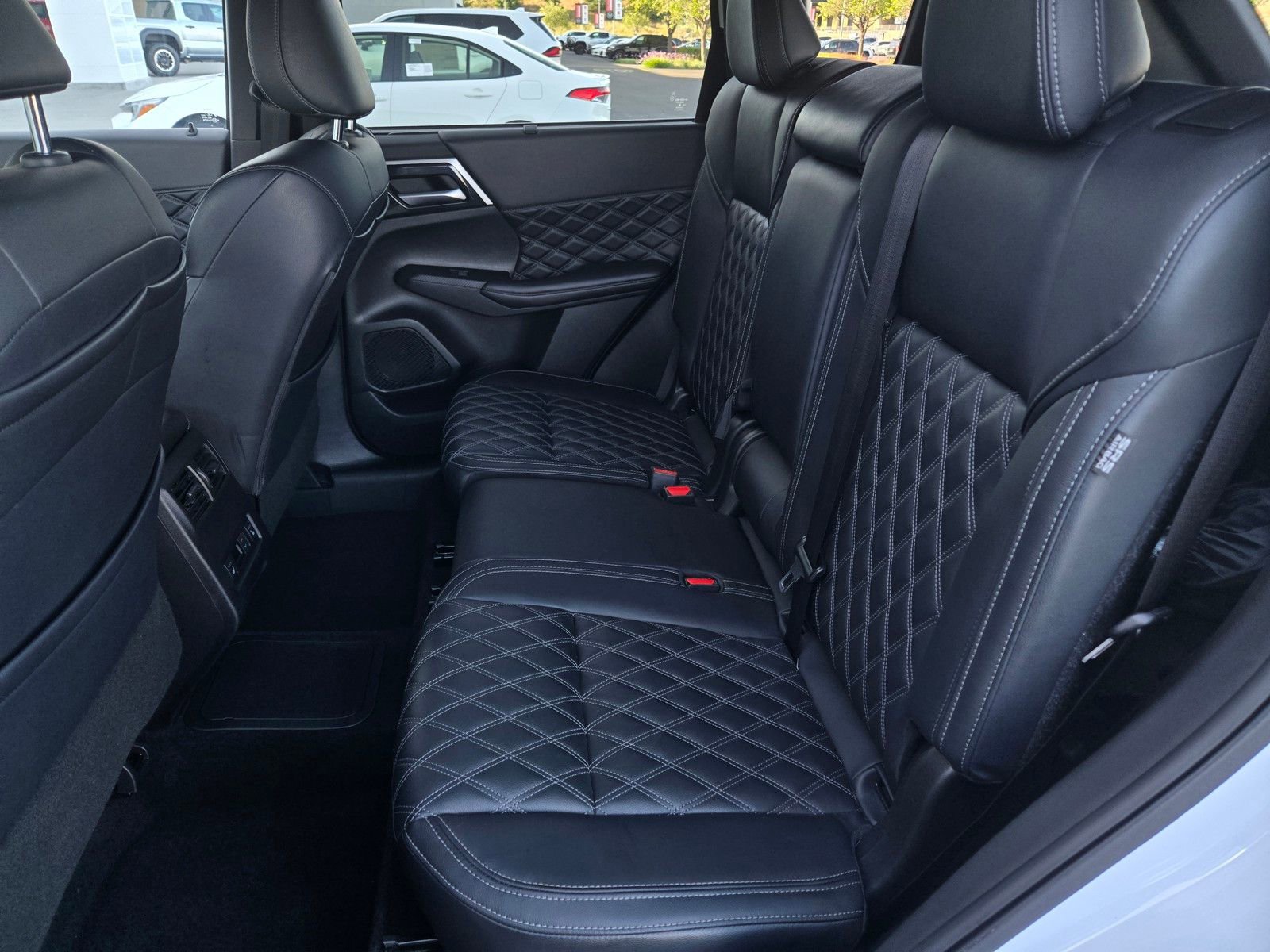 Used 2025 Mitsubishi Outlander SEL Black Edition image 11