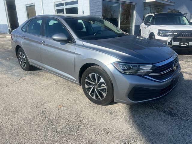 Used 2024 Volkswagen Jetta S image 1