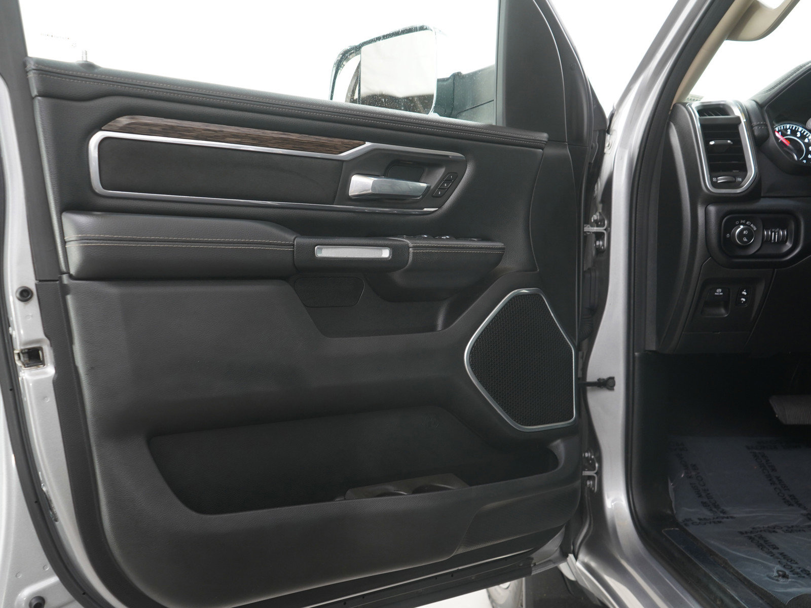 Used 2019 RAM 1500 Laramie w/ Trailer Tow Group image 20