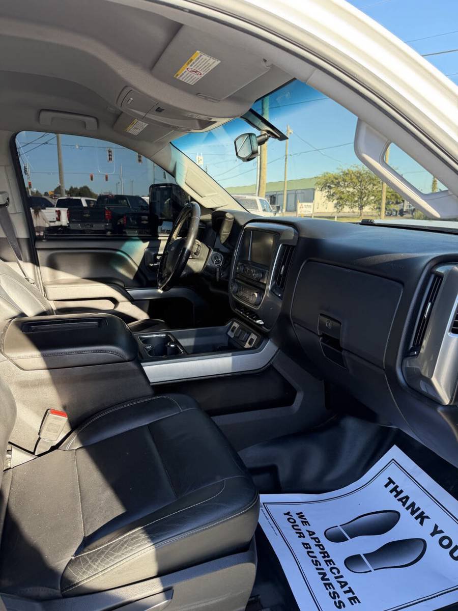Used 2017 Chevrolet Silverado 2500 LT AWD/4WD image 12