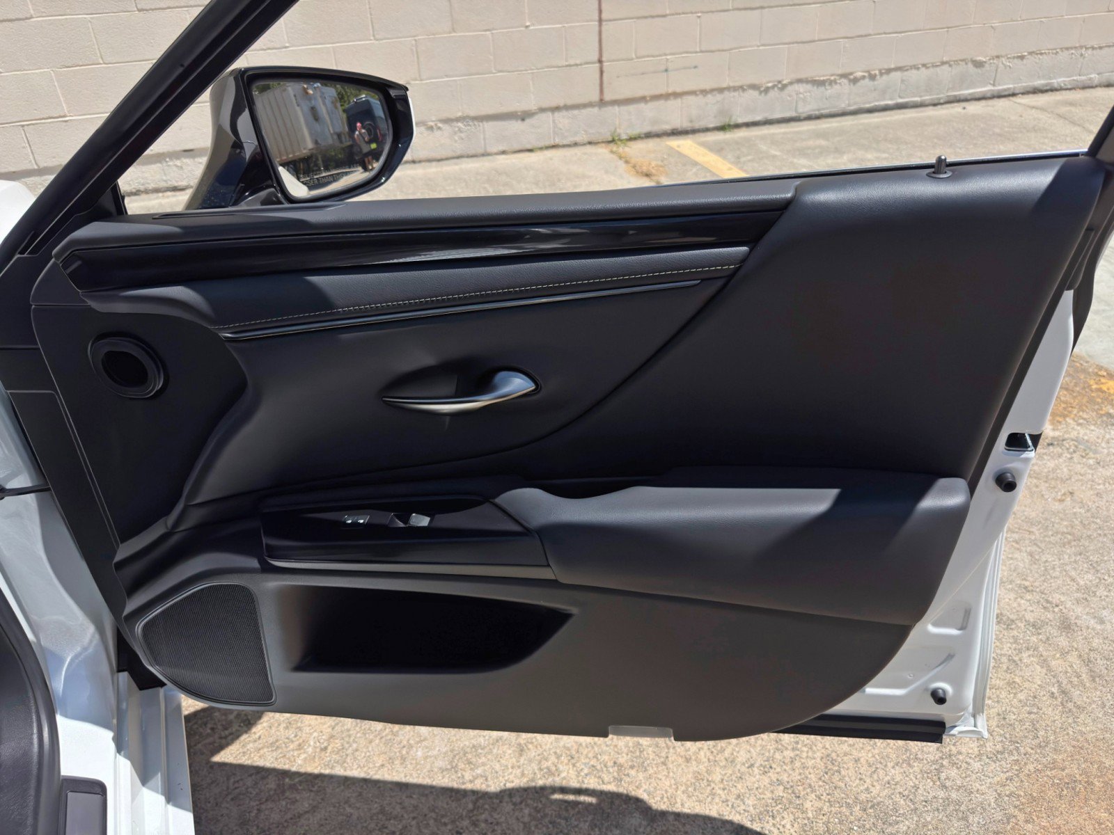 Used 2021 Lexus ES 300h w/ Accessory Package 2 FWD image 40