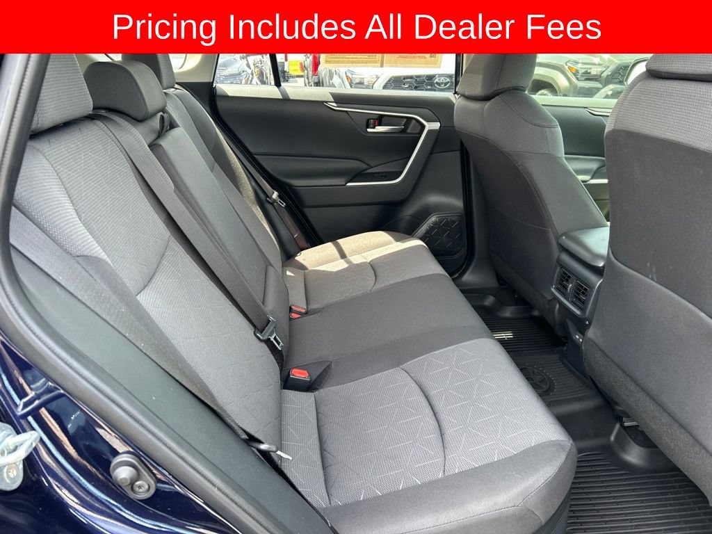 Used 2025 Toyota RAV4 XLE AWD/4WD image 19