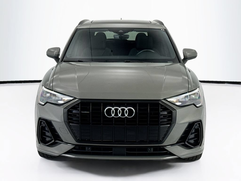 Used 2021 Audi Q3 2.0T Premium w/ Convenience Package AWD/4WD image 2