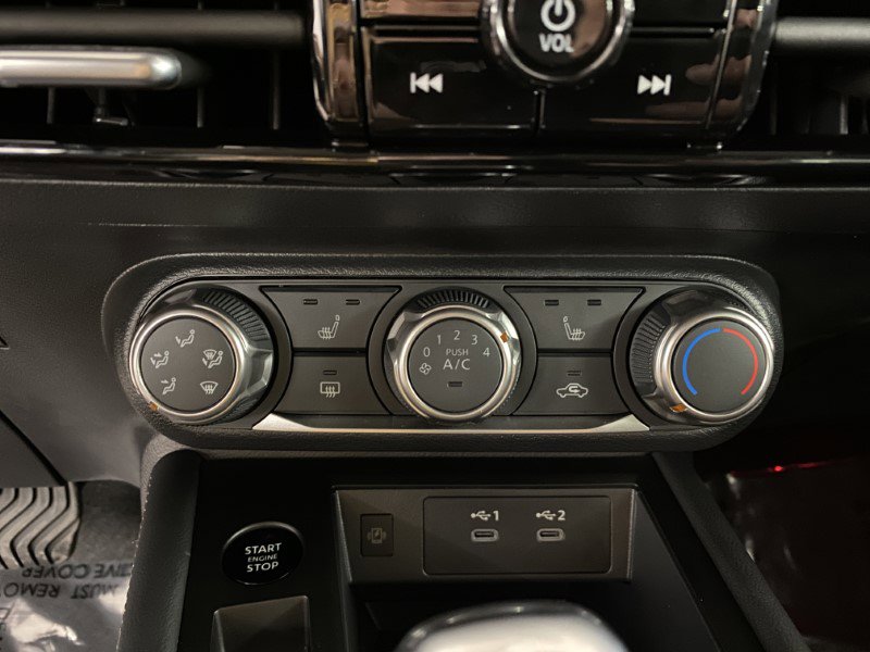 New 2025 Nissan Kicks SV w/ SV Premium Package AWD/4WD image 32