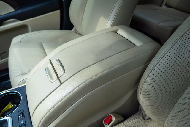Used 2019 Toyota Highlander Limited FWD image 26
