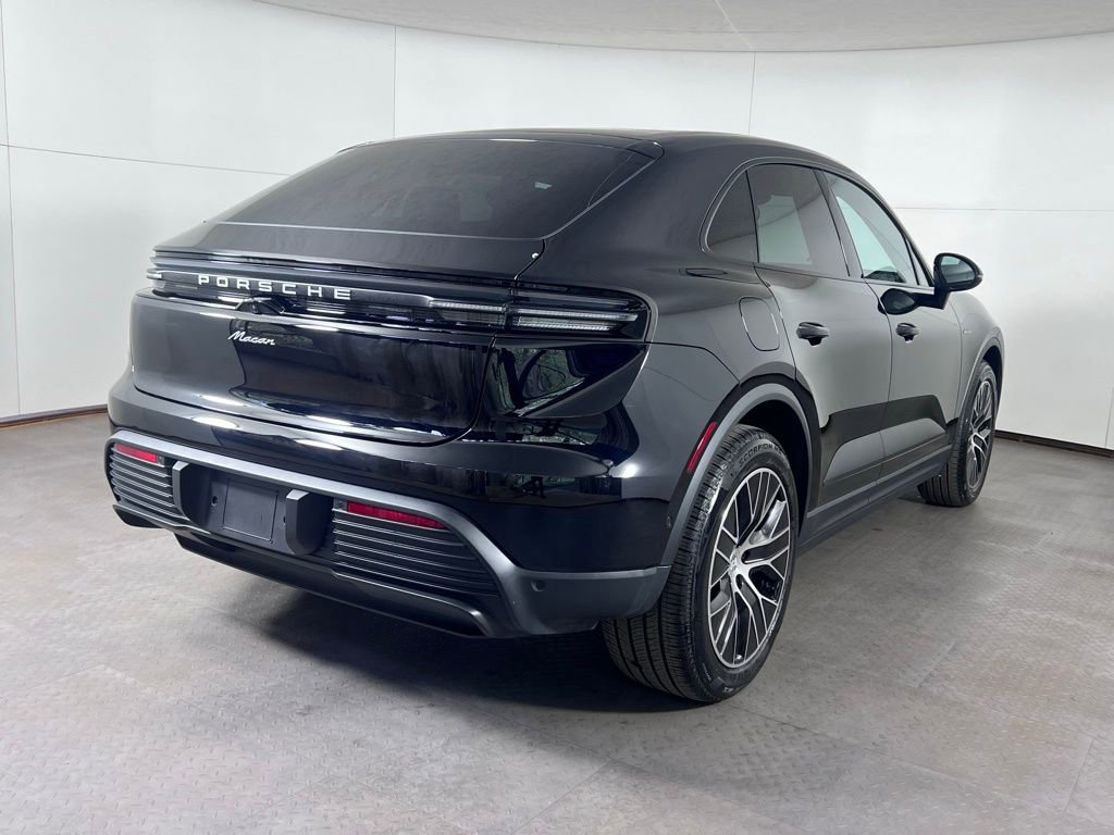 Certified 2025 Porsche Macan Electric image 7