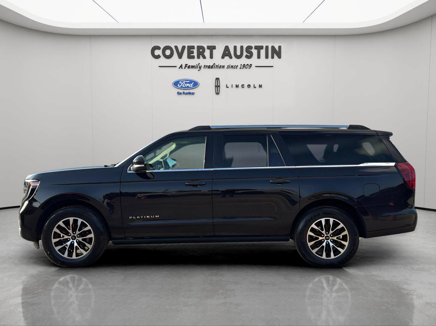 Certified 2025 Ford Expedition Max Platinum AWD/4WD image 2