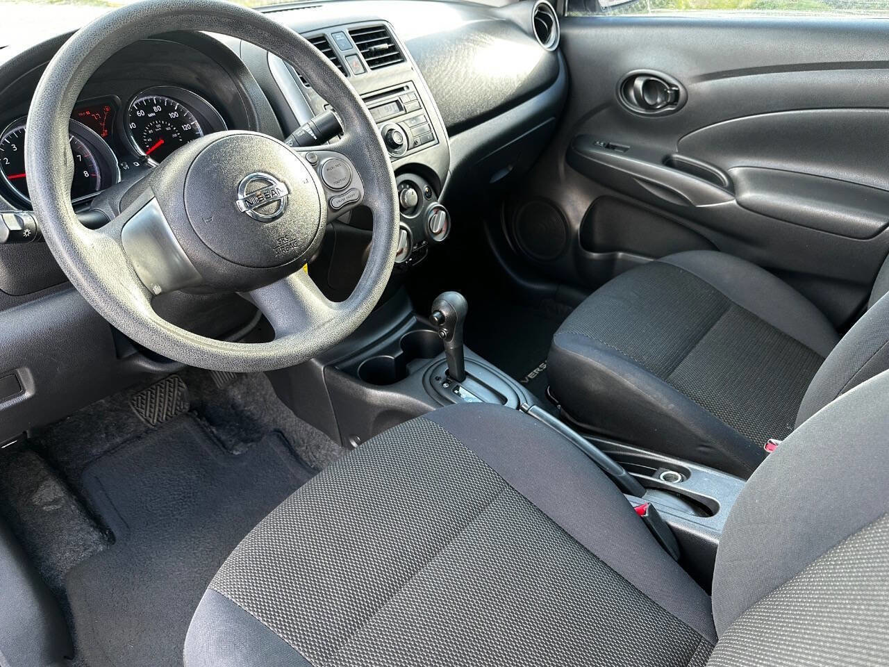 Used 2012 Nissan Versa SV FWD image 9