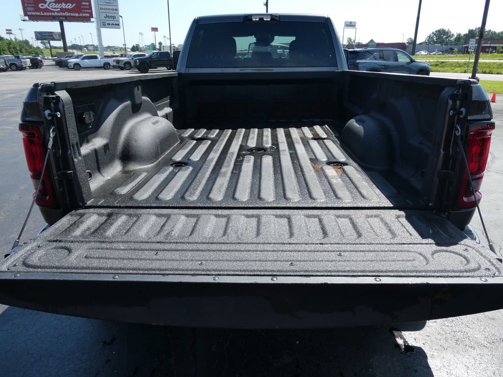 Used 2026 RAM 3500 Big Horn AWD/4WD image 16