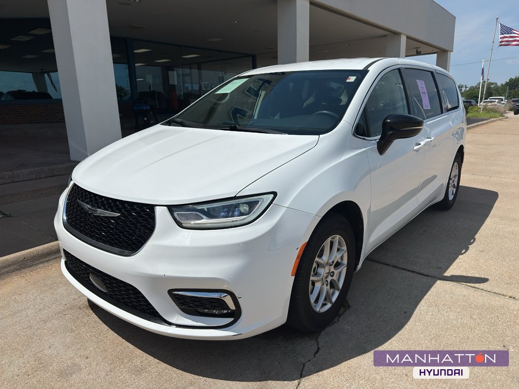 Used 2024 Chrysler Pacifica Touring-L