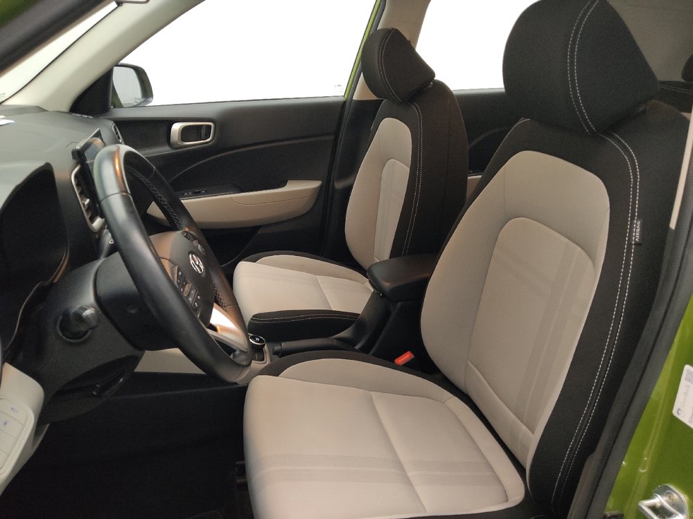 Used 2022 Hyundai Venue SEL FWD image 17