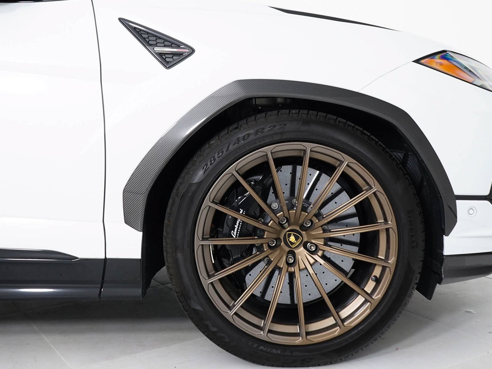Used 2023 Lamborghini Urus Performante AWD/4WD image 15
