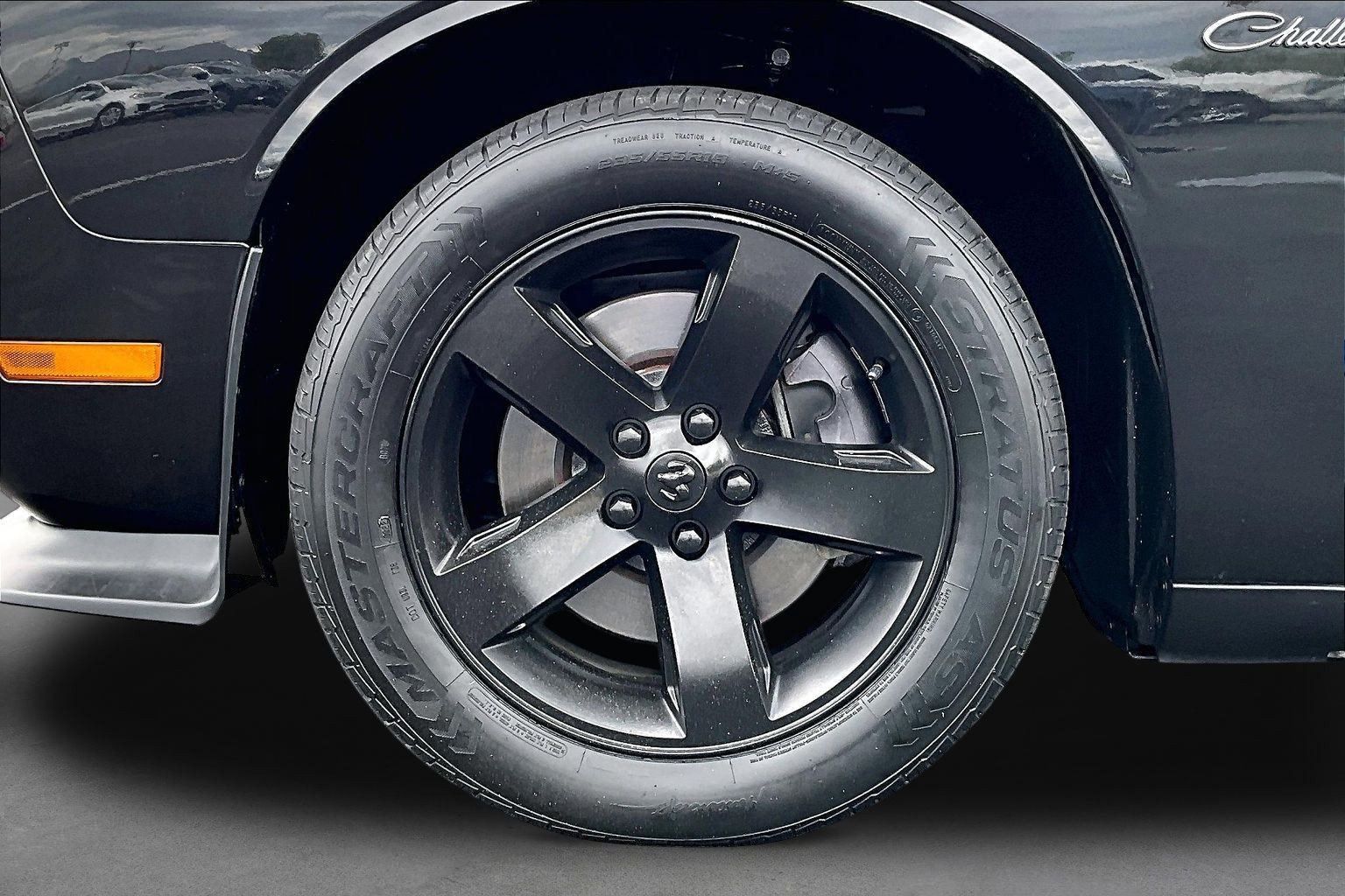 Used 2010 Dodge Challenger R/T RWD image 8