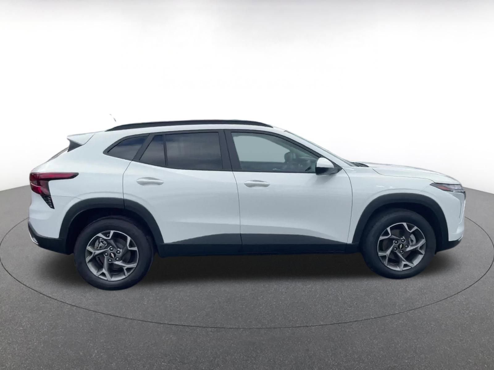 Used 2025 Chevrolet Trax LT image 16