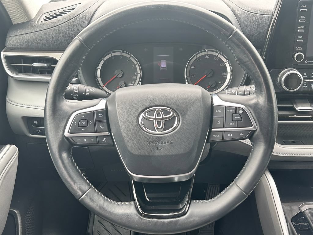 Used 2021 Toyota Highlander LE AWD/4WD image 20