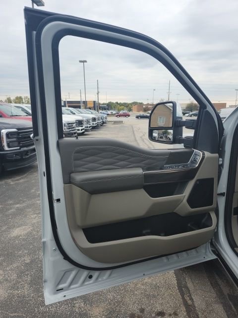 New 2026 Ford F450 Platinum image 38