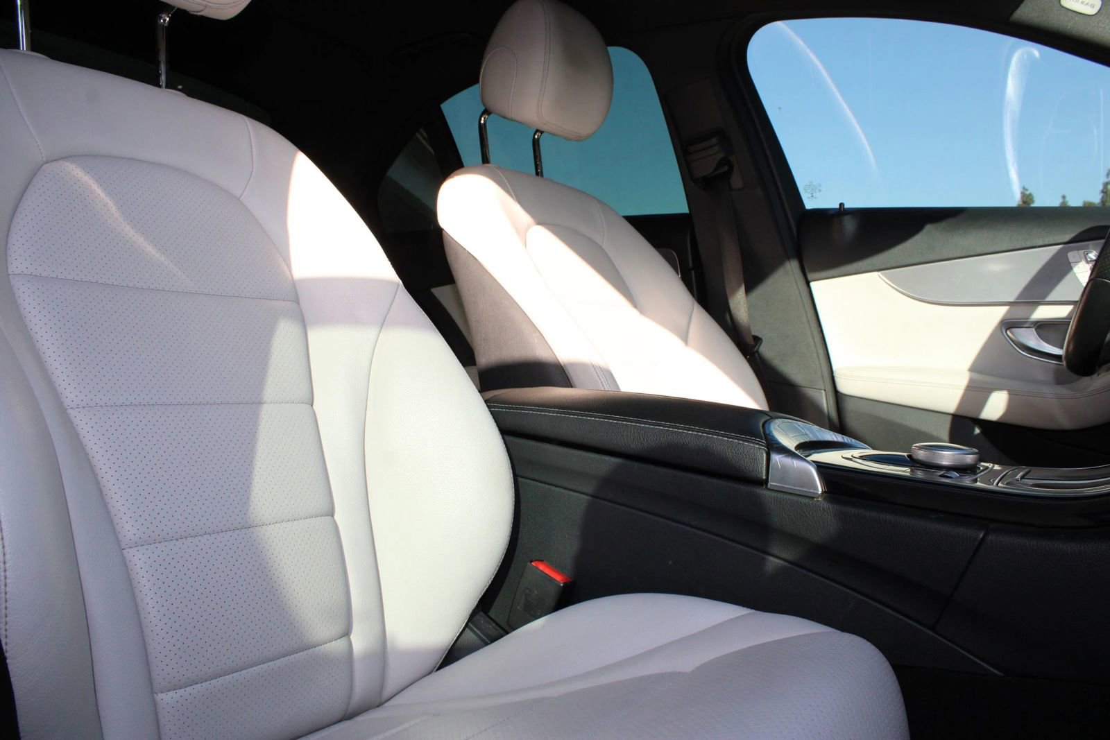 Used 2018 Mercedes-Benz C 300 Sedan image 24