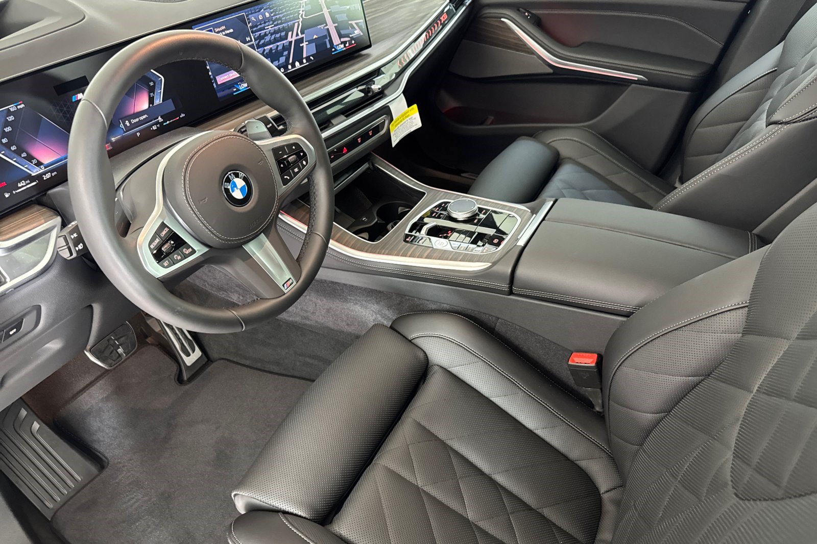 New 2026 BMW X5 xDrive40i w/ M Sport Package AWD/4WD image 4