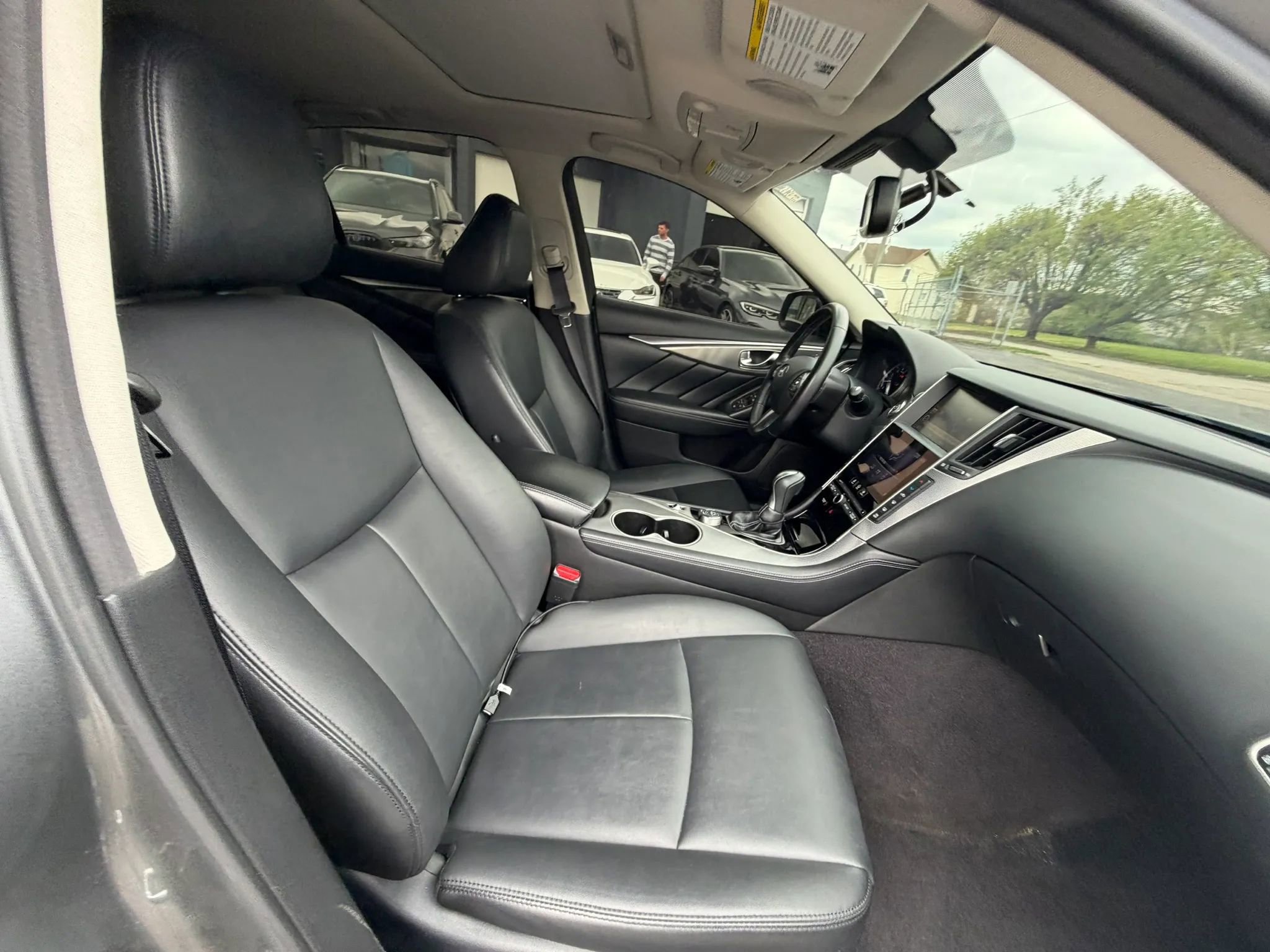 Used 2017 INFINITI Q50 Signature Edition w/ All Weather Package (L93) image 14