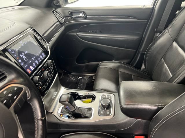 Used 2020 Jeep Grand Cherokee Overland AWD/4WD image 22