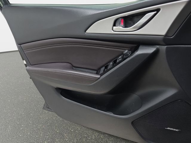 Used 2018 MAZDA MAZDA3 Touring FWD image 25