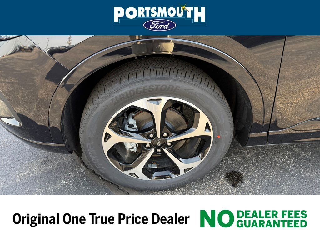 New 2025 Ford Escape ST-Line Elite w/ Class II Trailer Tow Package AWD/4WD image 31