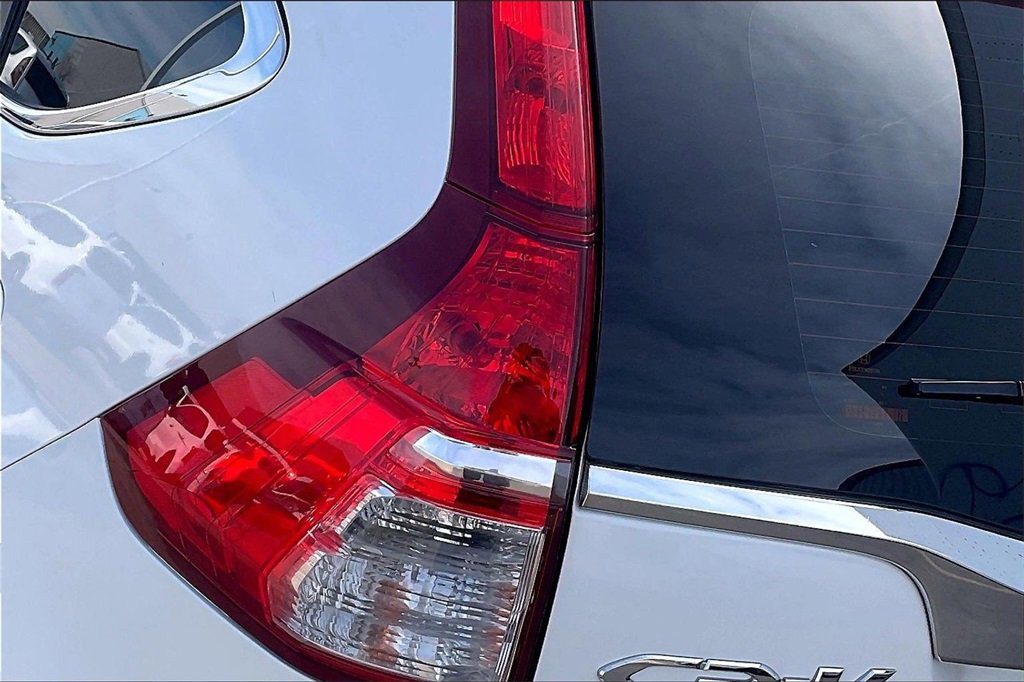 Used 2015 Honda CR-V LX image 28