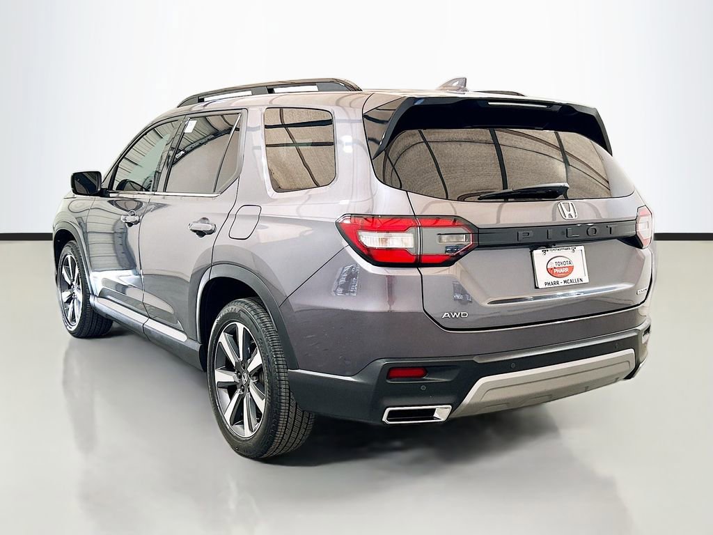Used 2025 Honda Pilot Touring image 6