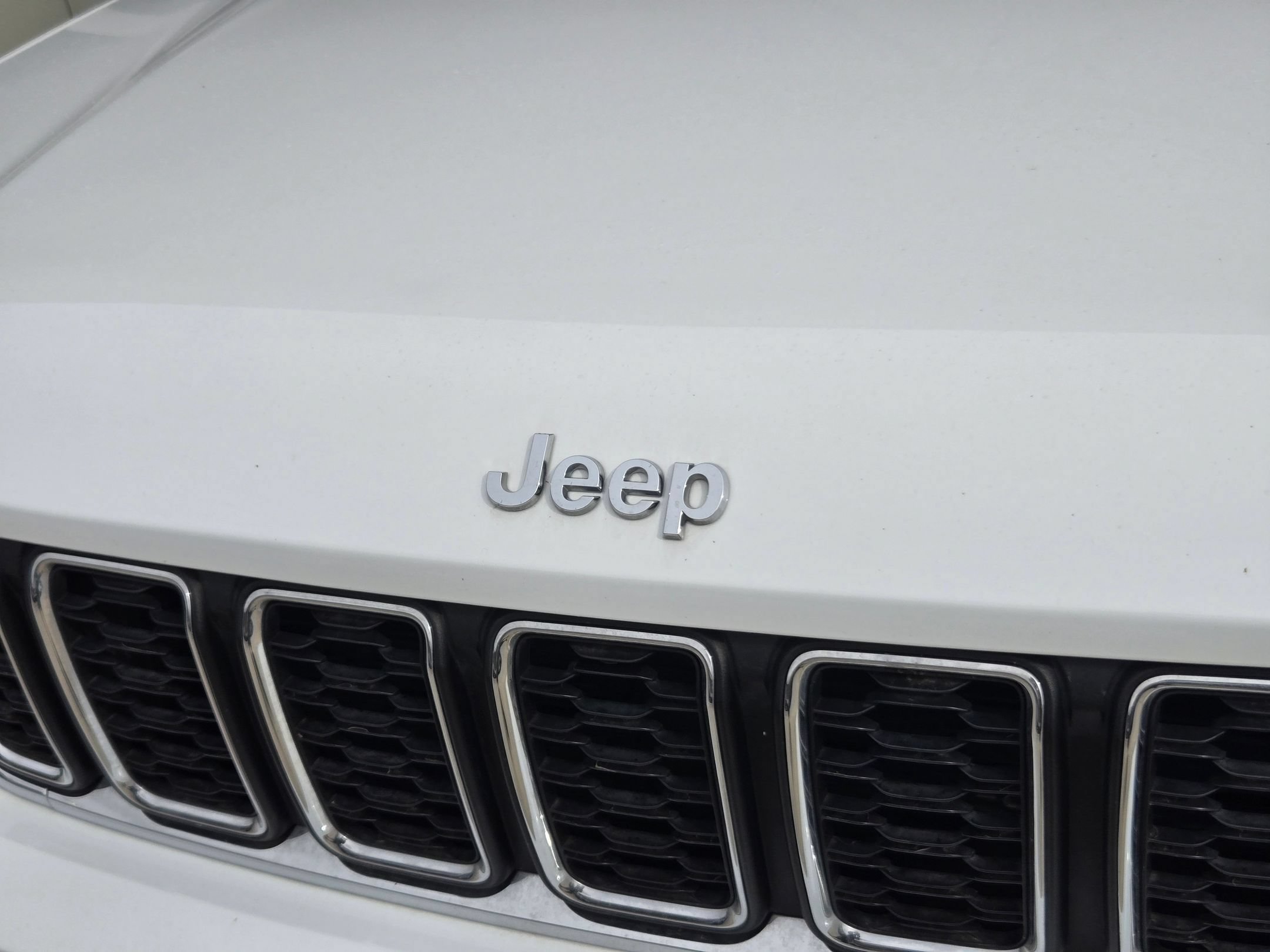 Used 2023 Jeep Grand Cherokee L Laredo AWD/4WD image 4