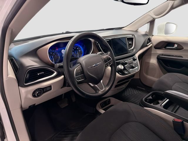 Used 2019 Chrysler Pacifica Touring Plus w/ Advanced Safetytec Group FWD image 9