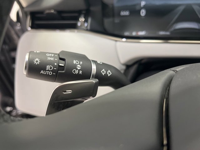 Used 2025 Land Rover Range Rover Evoque S image 32