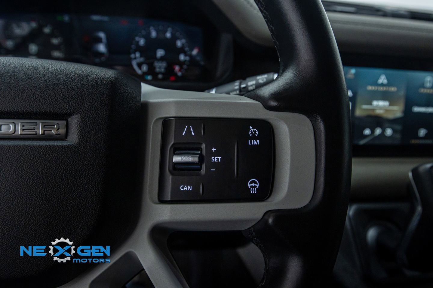 Used 2023 Land Rover Defender 110 S image 16