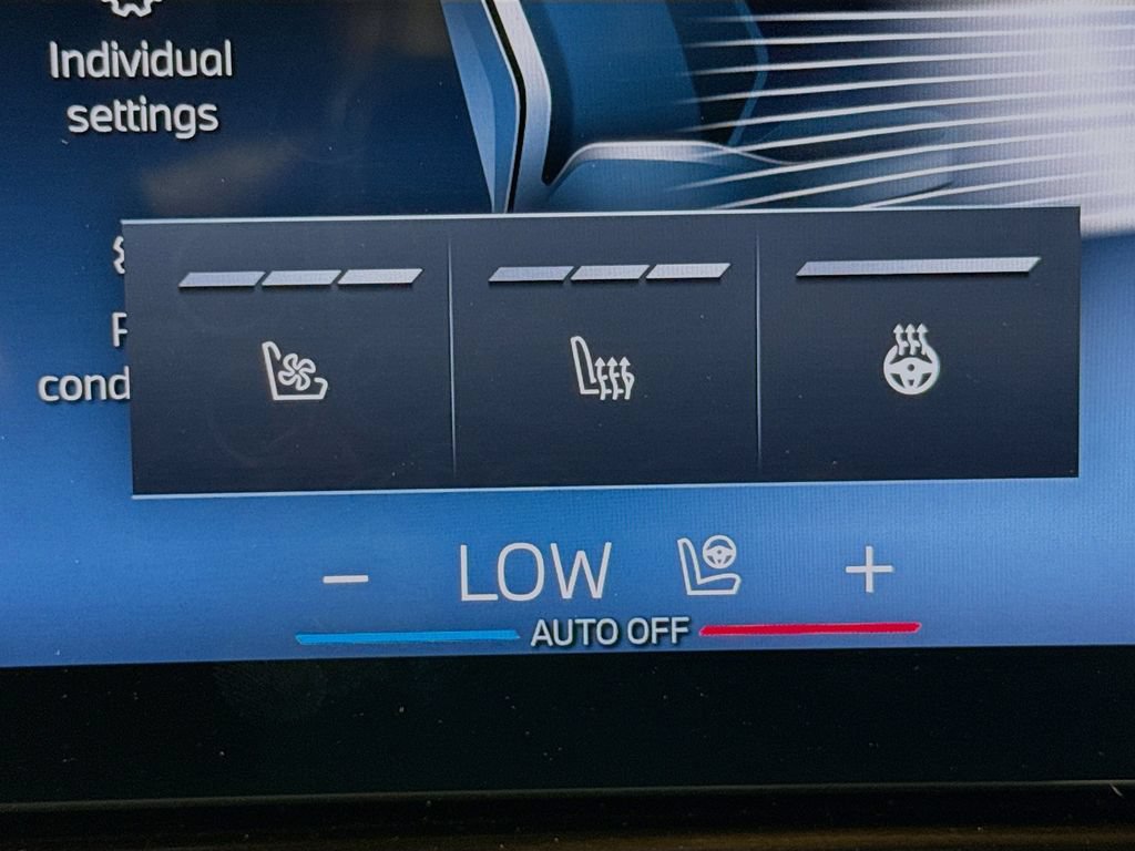 Used 2024 BMW X7 xDrive40i w/ Premium Package AWD/4WD image 21