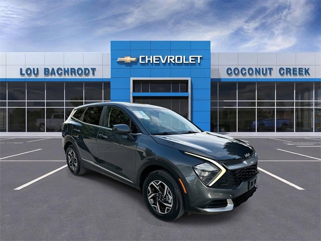 Used 2023 Kia Sportage LX image 2