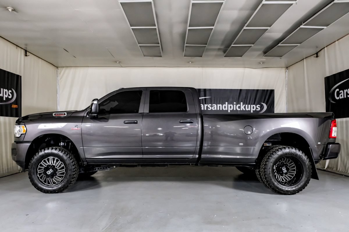 Used 2024 RAM 3500 Tradesman w/ Chrome Appearance Group AWD/4WD image 12