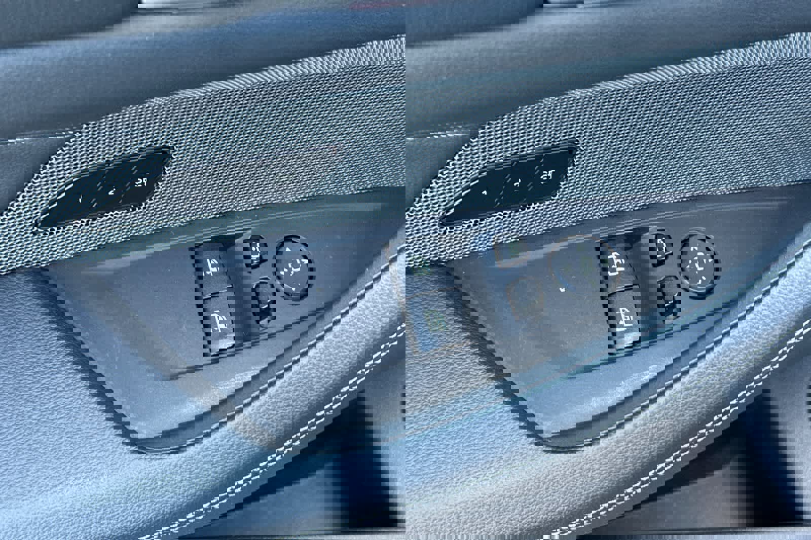 Used 2023 BMW M440i M440i w/ Premium Package image 13