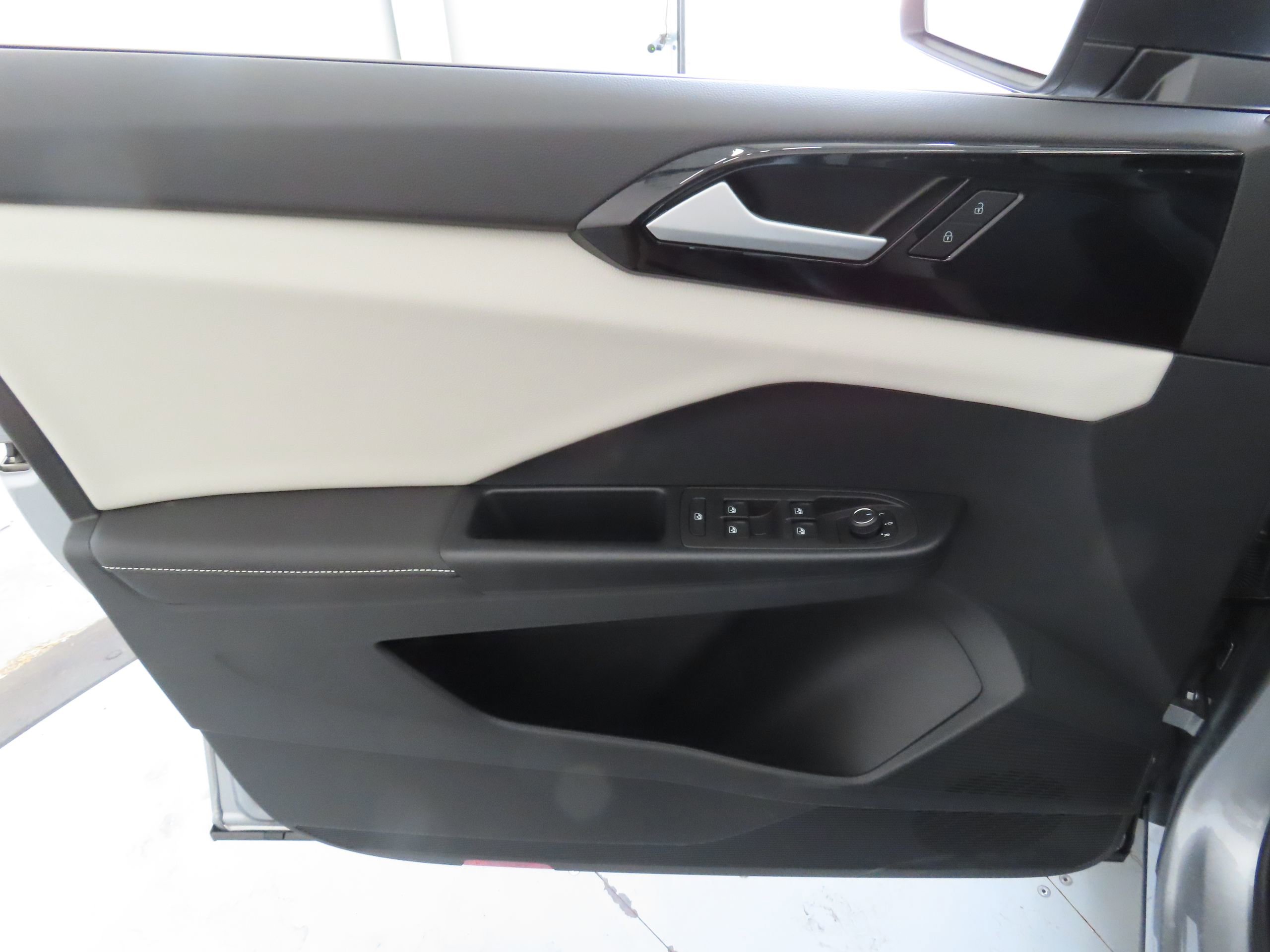 New 2025 Volkswagen Taos S image 11