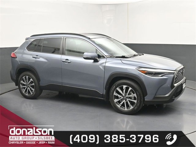 Used 2023 Toyota Corolla Cross XLE video 1