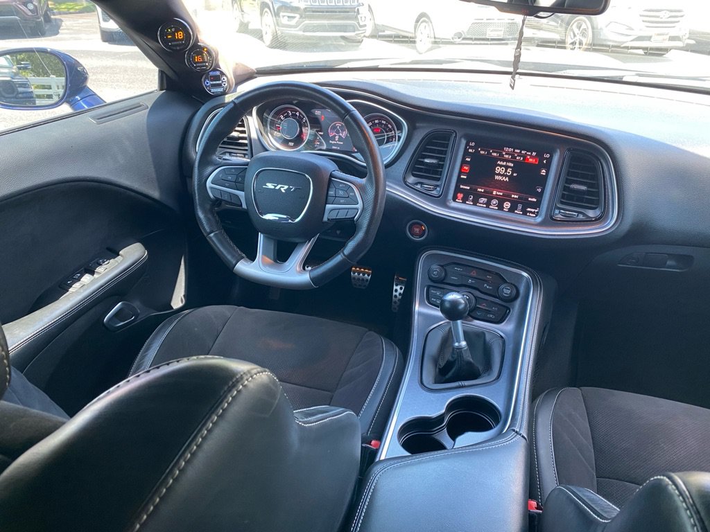 Used 2015 Dodge Challenger SRT RWD image 15
