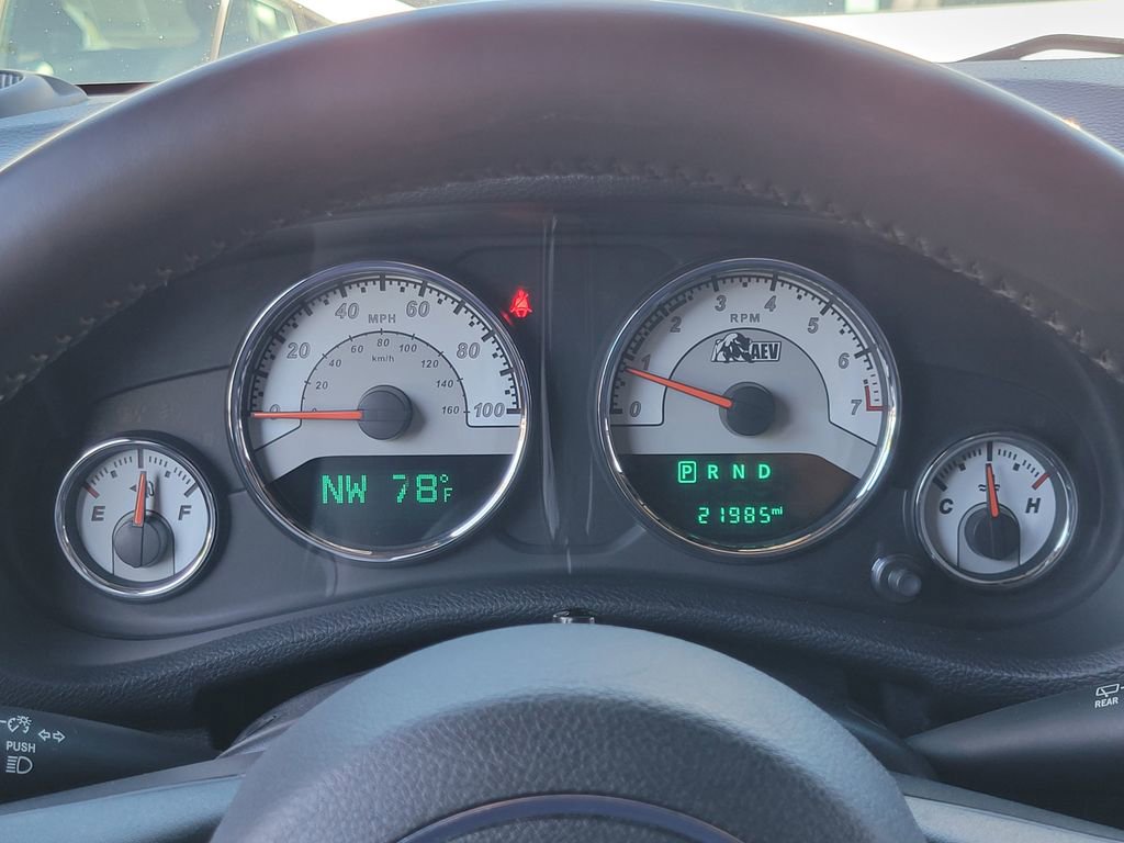 Used 2016 Jeep Wrangler Unlimited Rubicon w/ Connectivity Group image 7