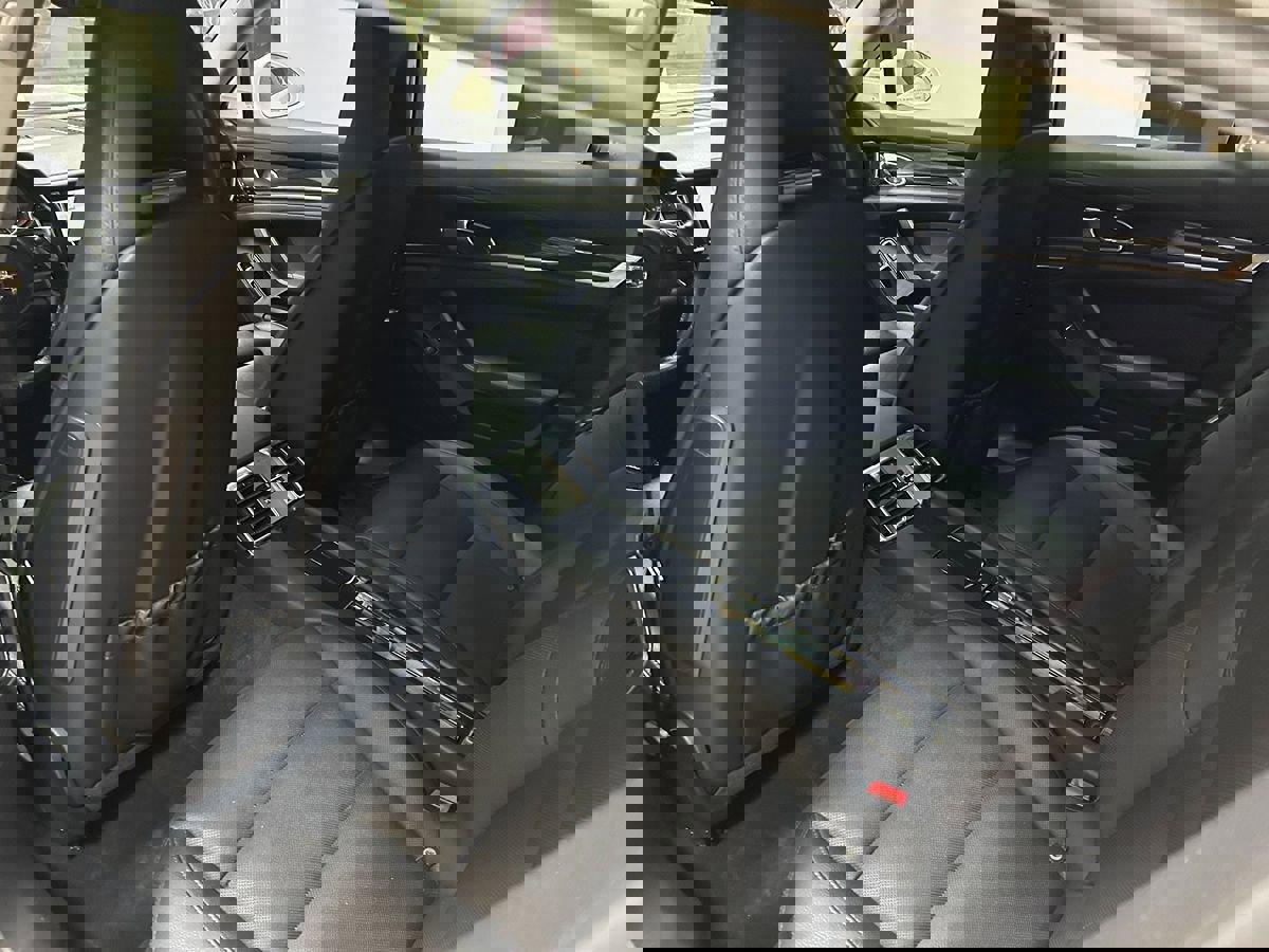 Used 2012 Porsche Panamera 4 image 47