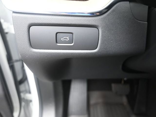 Used 2026 Volvo XC60 B5 Ultra w/ Protection Package Premier image 16